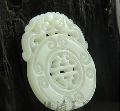 俊涛玉器天然和田玉双貔貅平安扣挂件 双龙玉坠中的祥瑞与匠心